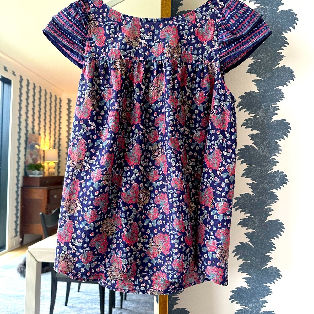 Madewell navy floral ruffle/ flutter sleeve blouse size -00